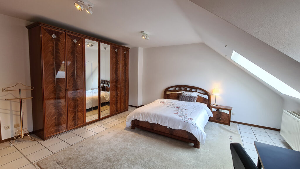 Luxueuse chambre principale (C) + jacuzzi privé – Triplex | Strassen/Belair, 27 Val Fleuri -1