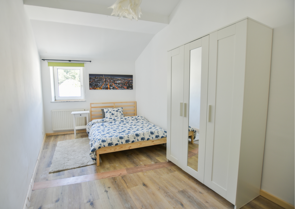 Furnished double bedroom (D) – spacious house | Neudorf, 368 rue de Neudorf -1