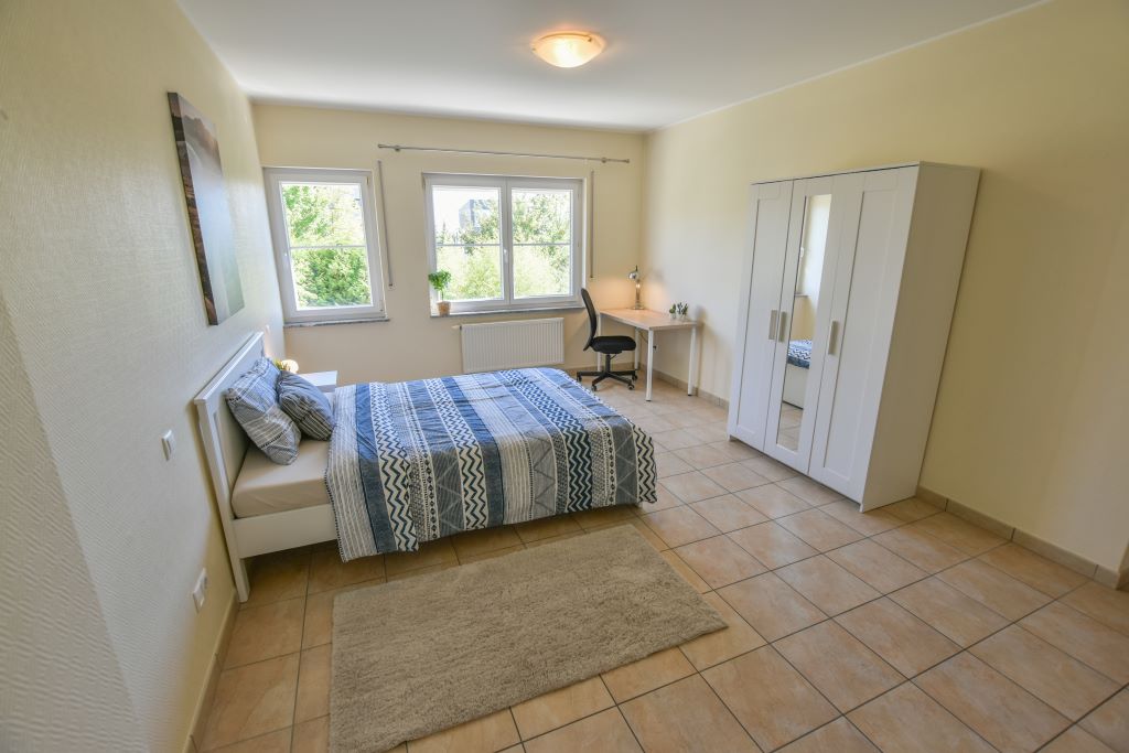 Chambre double meublée avec salle de bain (F) – maison spacieuse | Strassen, 19, rue Dr Robert Koch - 'HAMILTON'-1