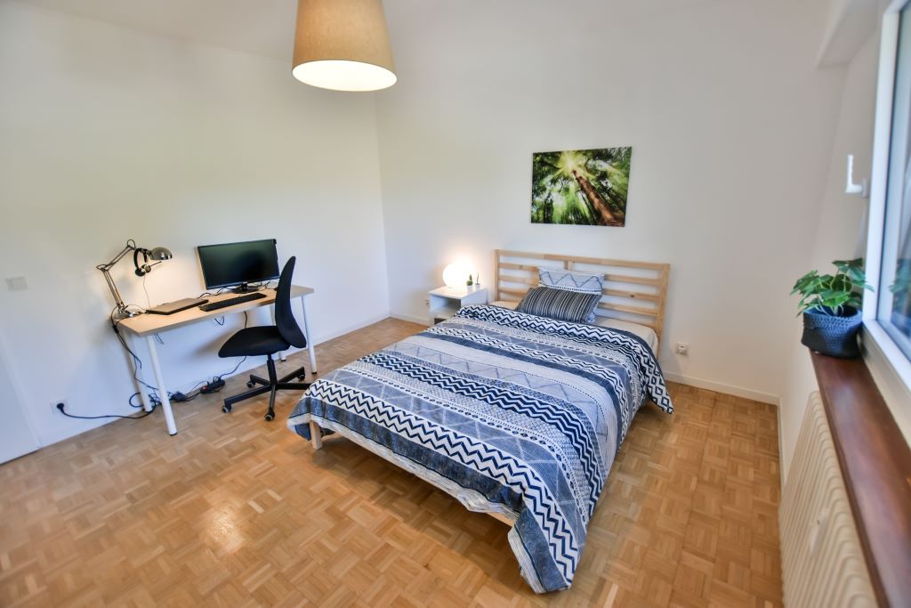 Chambre double meublée (C) – nouvelle colocation | Senningerberg, 8 rue des Residences-1